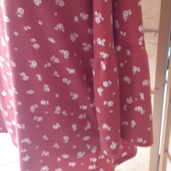 Loren Conrad orange/brown w/ flowers blouse - Picture 5 of 7